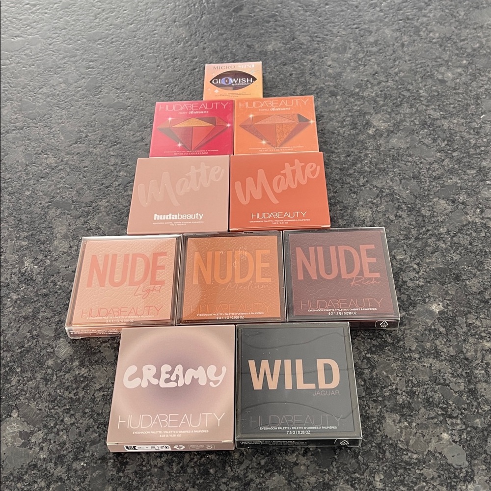 Huda Beauty Creamy Obsessions Eyeshadow Palette in Greige - Picture 9 of 10